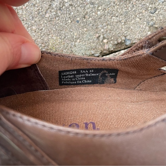 ARAVON Women’s Dolly Mary Jane Flat Brown Leather Size 8 - Picture 8 of 15